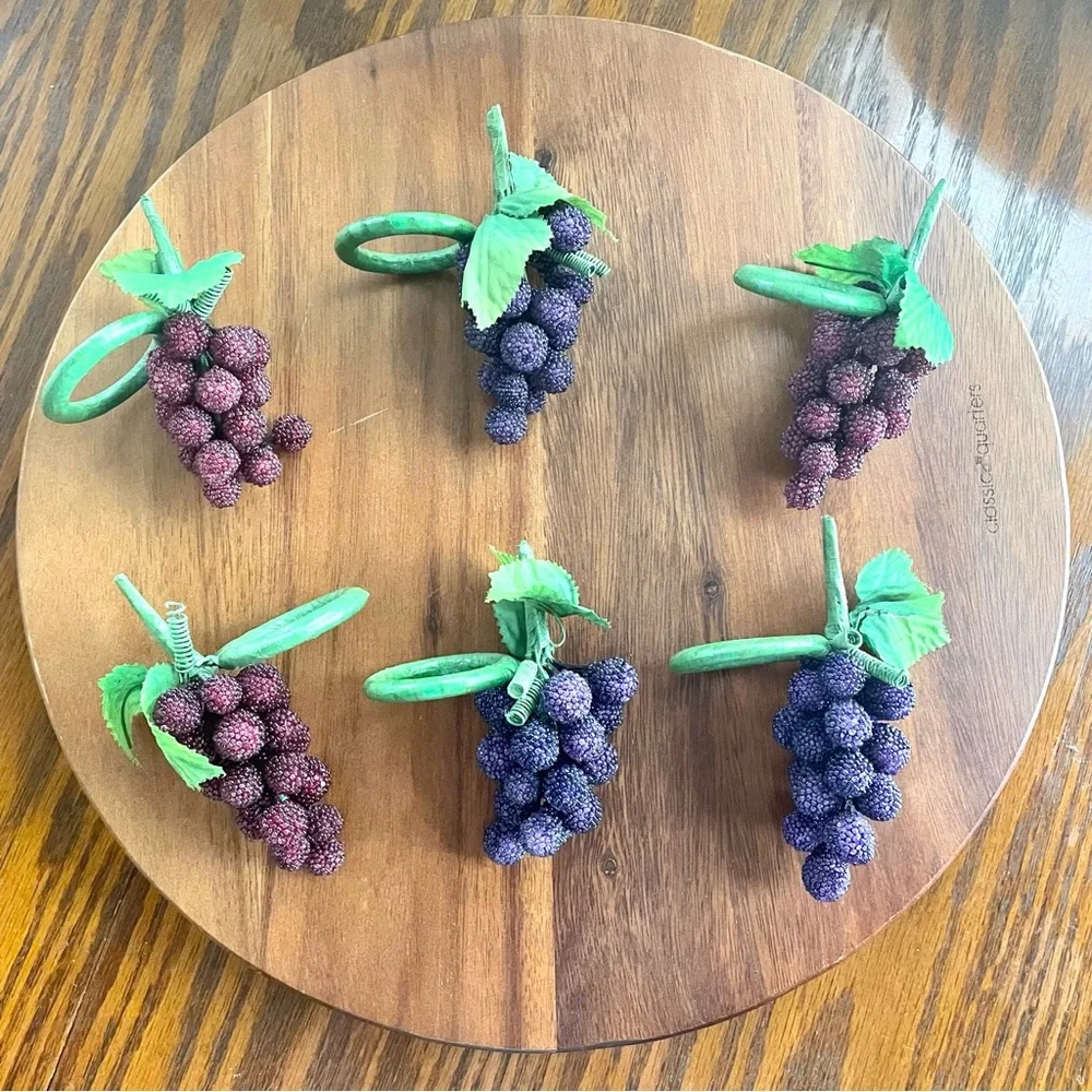 **VINTAGE** Pier 1 Imports Beaded Grape Cluster Napkin Ring Set -Lot Of 6 -Fruit
